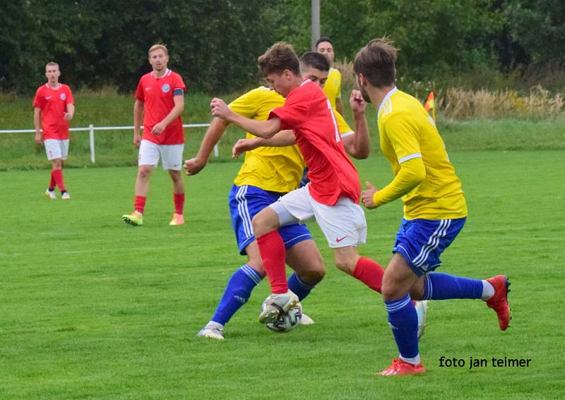 Fotbalisté Brodku u Přerova porazili doma v 8. kole krajského přeboru Bohuňovice 2:1 (1:0).