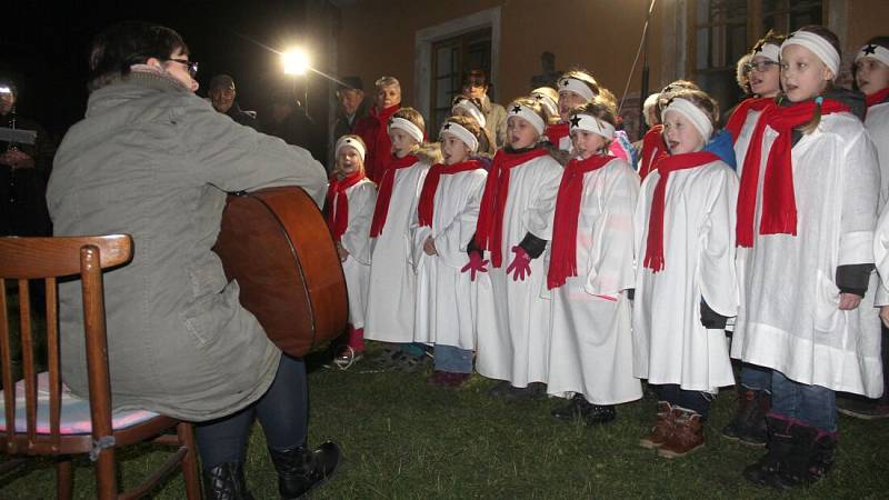 Rozsvěcení vánočního stromu v Mladějovicích