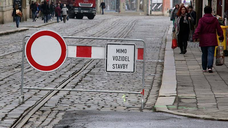 Začala oprava třídy 1.máje v Olomouci.