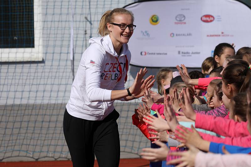 Olympijský trénínk na ZŠ Heyrovského v Olomouci pod vedením Michaely Hrubé, Štěpána Janáčka, Šárky Kašpárkové a Michala Pogányho