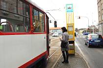 Tramvajová trať z Hodolan směrem na Bělidla už je na hranici provozovatelnosti. Město a DPMO doporučují celkovou modernizaci.