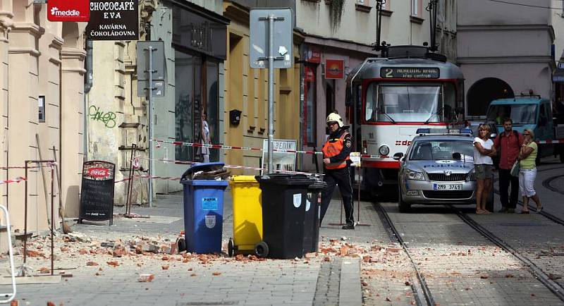 Pád zdi v Pekařské ulici v centru Olomouce