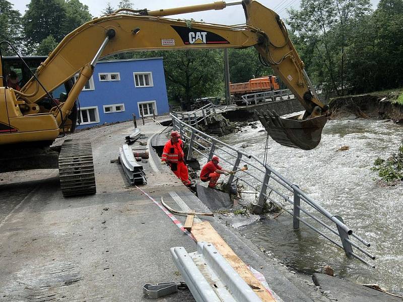 Záplavy v Tomíkovicích, pondělní stav