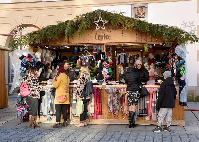 Zimní jarmark v centru Olomouce otevřel, 2. prosince 2021