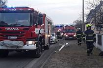 V hořícím bytě v Troubelicích našli hasiči mrtvého člověka. 3. března 2022
