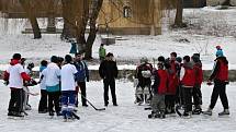 Hokejisté se na lašťanském rybníku utkali v prvním ročníku hokejových her Winter classic games.