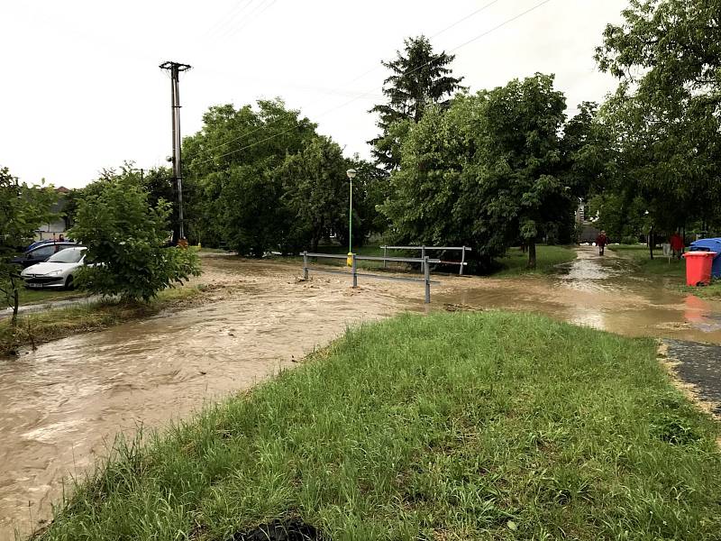 Zaplavená Cholina po bouřce, 1. 7. 2019