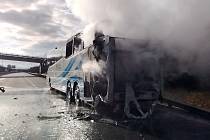 Požár autobusu na D35 u Olomouce, neděle 18. února 2024.