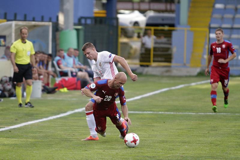 Tým amatérské fotbalové reprezentace z Olomouckého kraje (v červeném) podlehl regionu Jižního Ruska 1:2