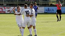 Fotbalisté HFK Olomouc (v bílém) porazili Frýdek-Místek 2:0