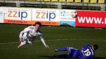 Fotbalisté Holice (v bílém) proti Prostějovu - Jan Tögel