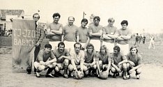 FOTBAL. Družstvo sestavené pro účast na zemědělských turnajích. V roce 1968 se v obci vyskytli zapálení nadšenci pro fotbal a ve spolupráci s JZD byl dán základ pro komplexní sportoviště a základem fotbalu se stalo právě fotbalové družstvo mužů sestavené 