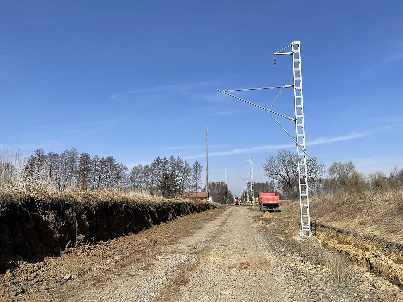 Železniční trať č. 290 v úseku Šternberk–Uničov prochází zásadní přestavbou, Mladějovice, 1. dubna 2021