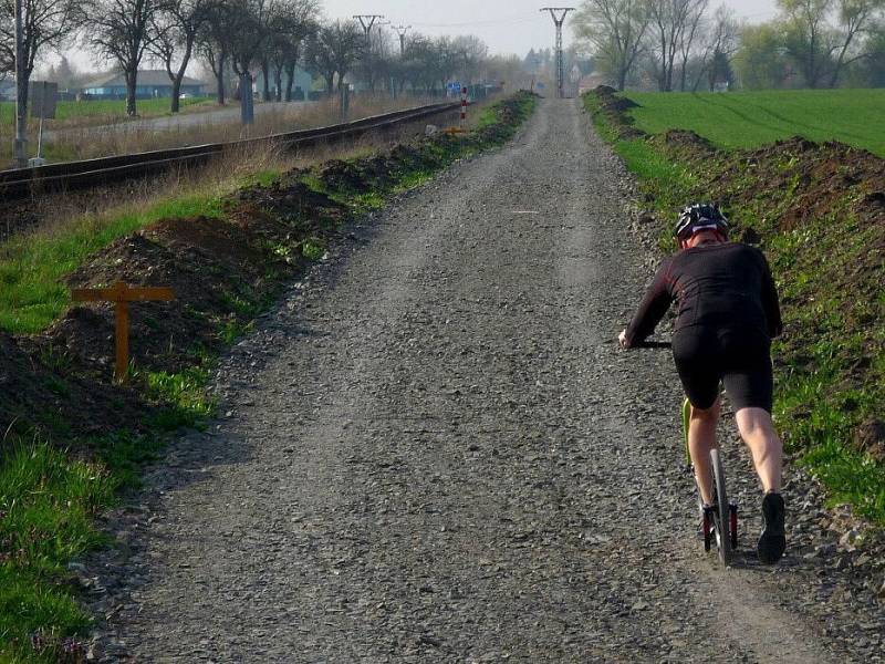 Rozestavěná část cyklostezky od poděbrad směrem na Horku