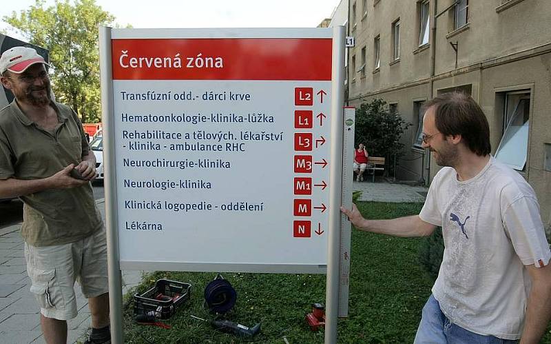 Nové orientační cedule ve fakultní nemocnici