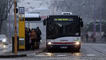 Náhradní autobusy na tramvajových linkách vyřazených z provozu kvůli námraze na trolejích