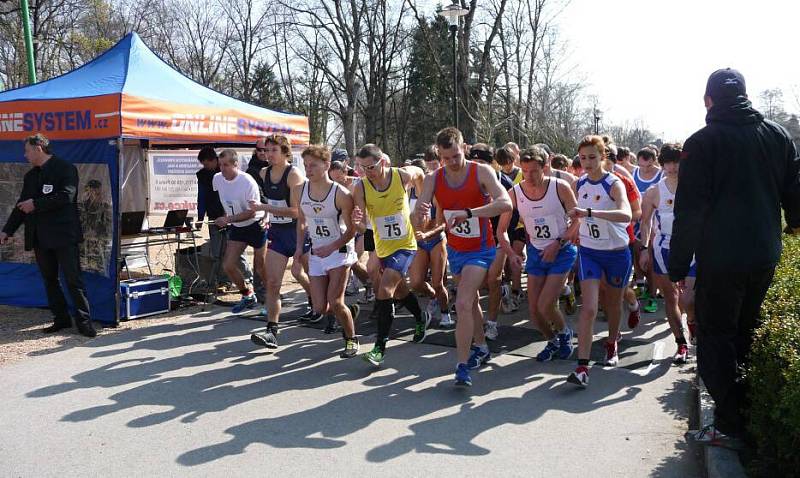 společný start na 10 a 20 km. S číslem 23 pozdější vítěz  Bátovský z DUKLY B. BYSTRICA