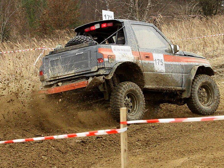 Offroad maraton ve Šternberku: závody automobilů