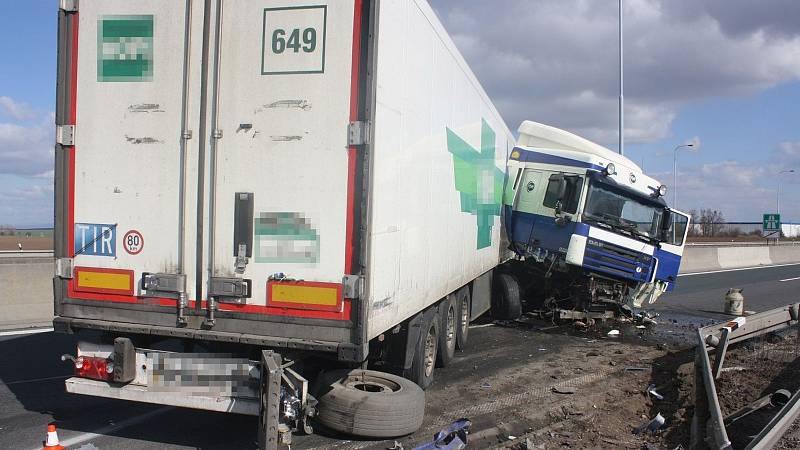 Nehoda zablokovala dálnici D46 z Prostějova na Olomouc