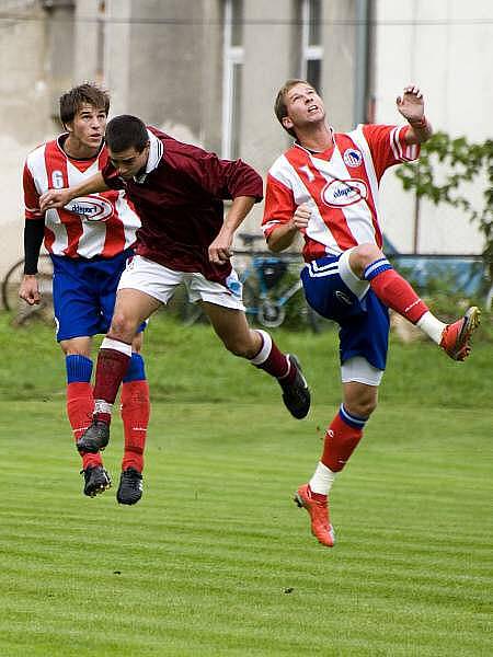 Černovír (pruhované dresy) vs. Kožušany