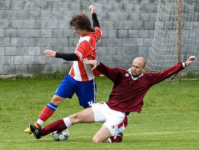 Černovír (pruhované dresy) vs. Kožušany