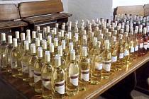 Víno z Arcibiskupských vinných sklepů v Kroměříži při tradičním žehnání olomouckým arcibiskupem