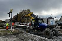Oprava přejezdu "U Anči" začala. Od soboty je místo neprůjezdné pro veškerou dopravu, 23. října 2022