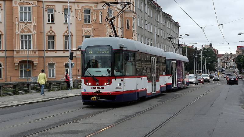 Most přes Moravu na Masarykově třídě v Olomouci