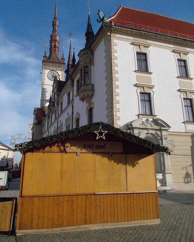 Vánoční trhy v Olomouci bez punče a občerstvení. 9. prosince 2020