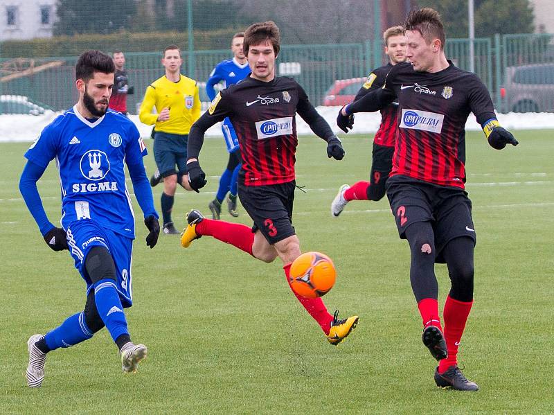 Sigma Olomouc - SFC Opava 3:0. Jakub Yunis, Jaroslav Svozil a Dominik Simerský.