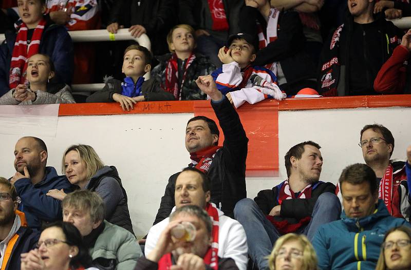 Fanoušci v plné "plechárně". Třetí čtvrtfinále Olomouc - Plzeň