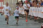 Součástí Olomouckého půlmaratonu je i Rodinný běh. V 17 hodiny se na něj vydaly stovky účastníků.