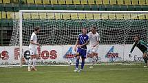 Fotbalisté HFK Olomouc (v bílém) porazili Frýdek-Místek 2:0