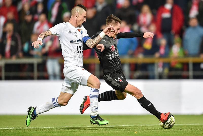 Finále fotbalového poháru MOL Cupu: FC Baník Ostrava - SK Slavia Praha, 22. května 2019 v Olomouci. Zleva Jiří Fleišman a Lukáš Masopust