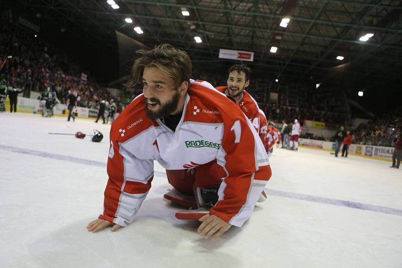 Extraligový vláček v Olomouci. Gólman Tomáš Halász v čele