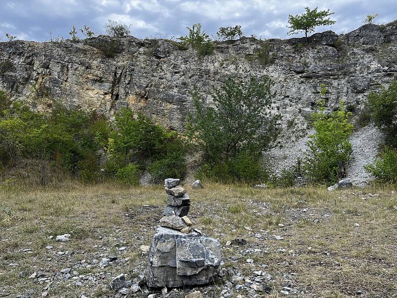 Národní přírodní památka Kosířské lomy u Čelechovic na Hané, červenec 2022