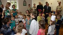 Arcibiskup Jan Graubner vysvětil novou mateřskou církevní školku v Olomouci.
