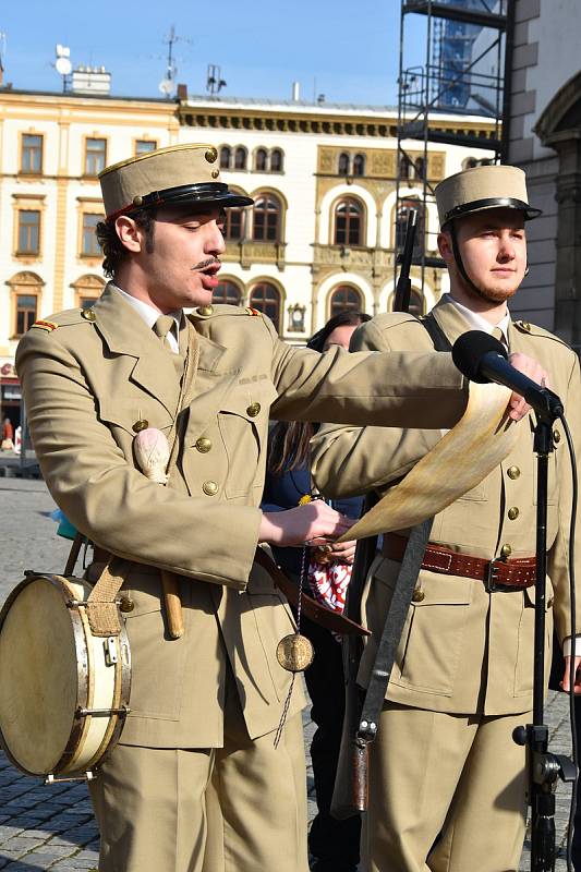 Rozlučka Milana Langera a jeho týmu před cestou do Santiaga de Compostela na Horním náměstí v Olomouci, 21. 3. 2019