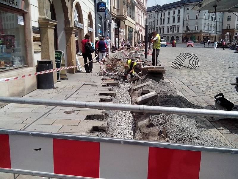 Polovina července 2014. Rozkopané Horní náměstí v Olomouci