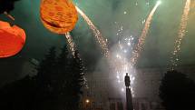 Lampionový průvod a ohňostroj na oslavu Státního svátku 28.října v Olomouci.