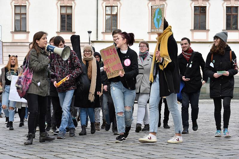 Protestující studenti středních škol v Olomouci