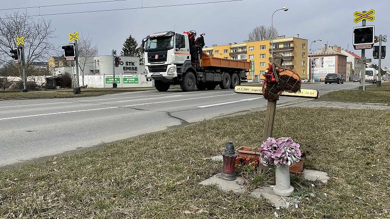 Železniční přejezd v ulici Dolní Novosadská v Olomouci, březen 2021