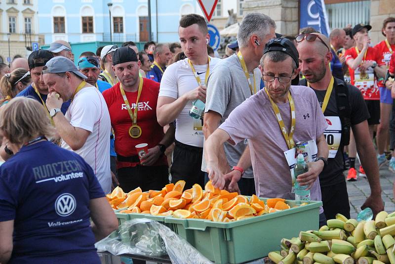 Amatérští běžci na Mattoni 1/2Maratonu 2022 v Olomouci.