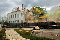 Červen 2009. Demolice bývalého areálu Milo, chystání prostoru pro Šantovku
