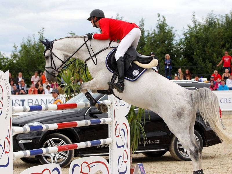 Ján Cigán (SK) a Corneta. Světový pohár v jezdeckém areálu Equine Sport Centre v Olomouci