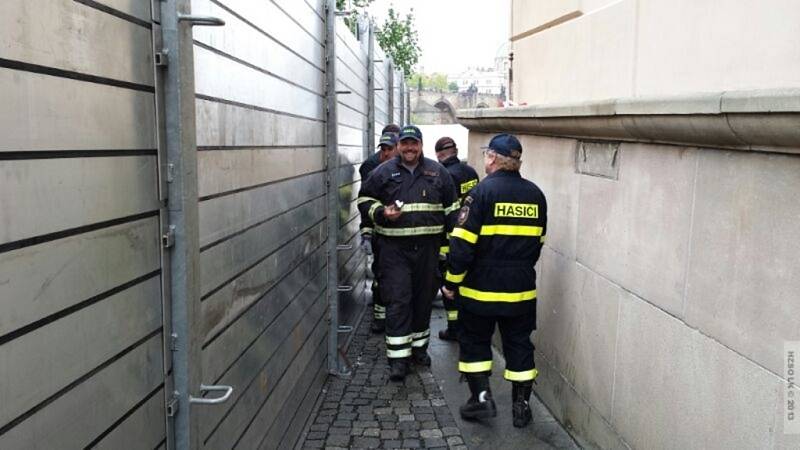 Povodně v Praze - pomoc hasičů z Olomouckého kraje