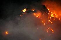 Požár stohu v Bolelouci
