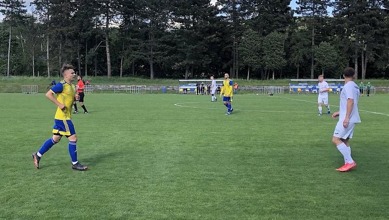 FK Šternberk - FK Medlov 3:2, Šternberk slaví postup do divize