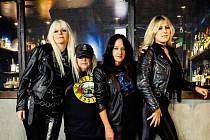 Girlschool vystoupí jako hlavní hvězda večera.