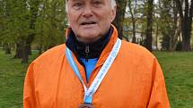 Václav Dostalík s bronzovou medailí v soutěži družstev v chůzi na 10 km